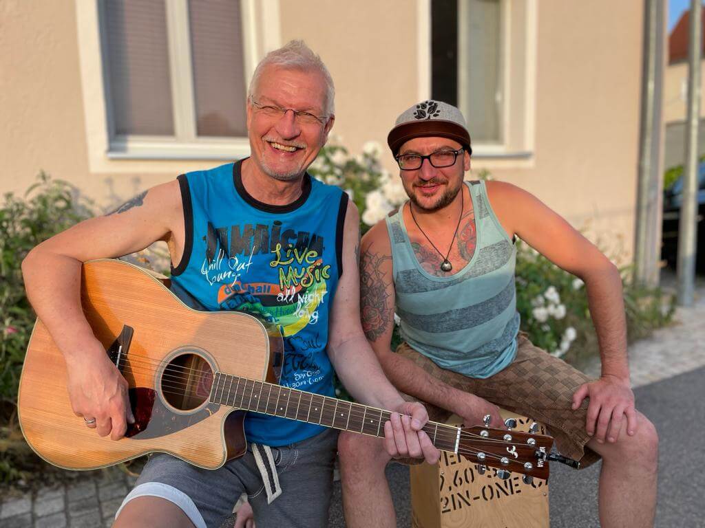 2 Many Guitars @ The Corner House