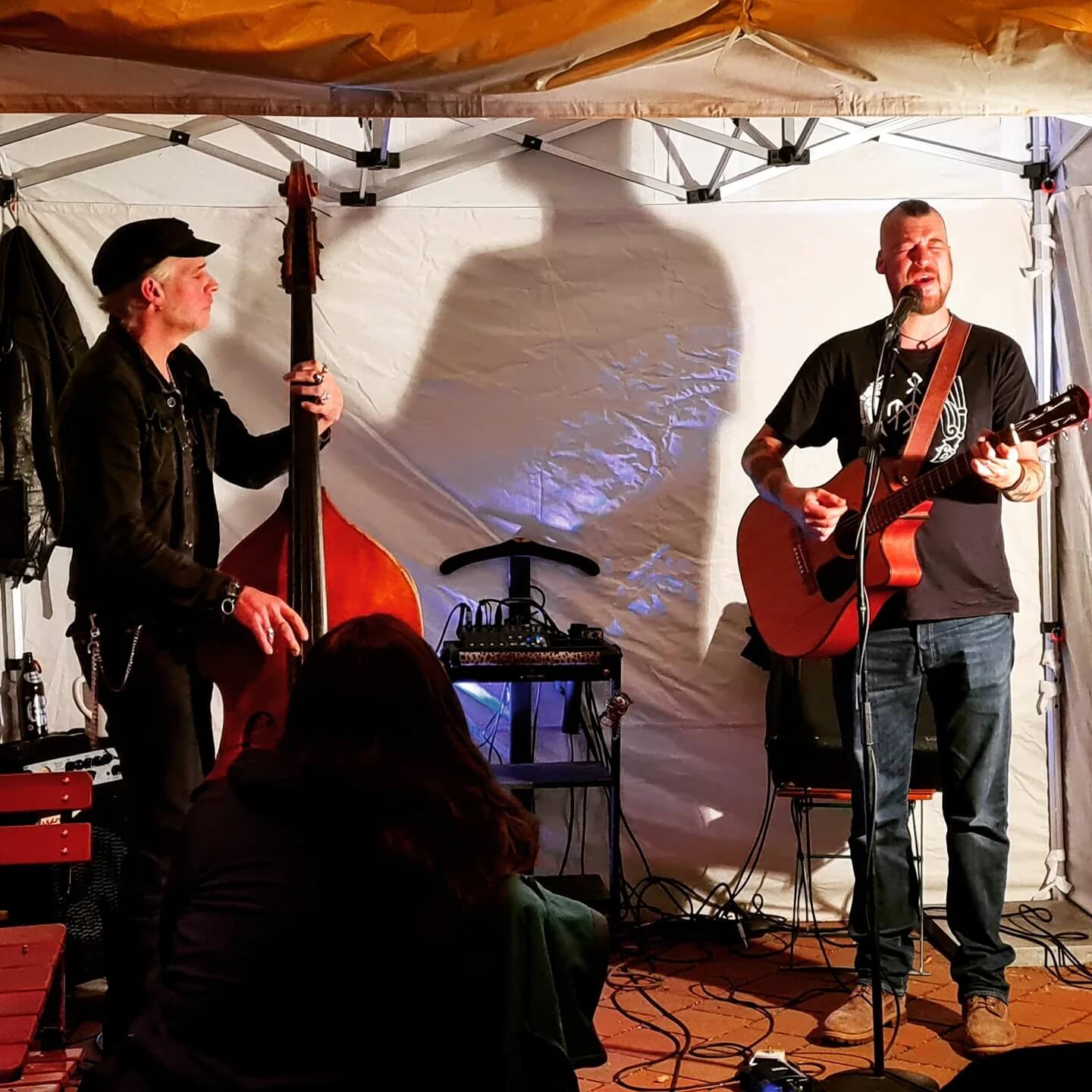 St Patrick's Day Celebration mit Cluas vs Flo die Feder